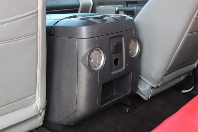 Used 2011 Ford F350 Lariat w/ Lariat Interior Pkg image 19