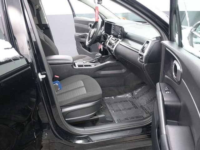 Used 2023 Kia Sorento LX image 10