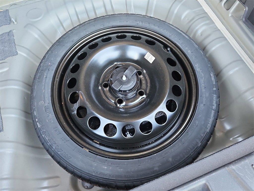 Used 2024 Chevrolet Trax RS w/ Sunroof Package image 30