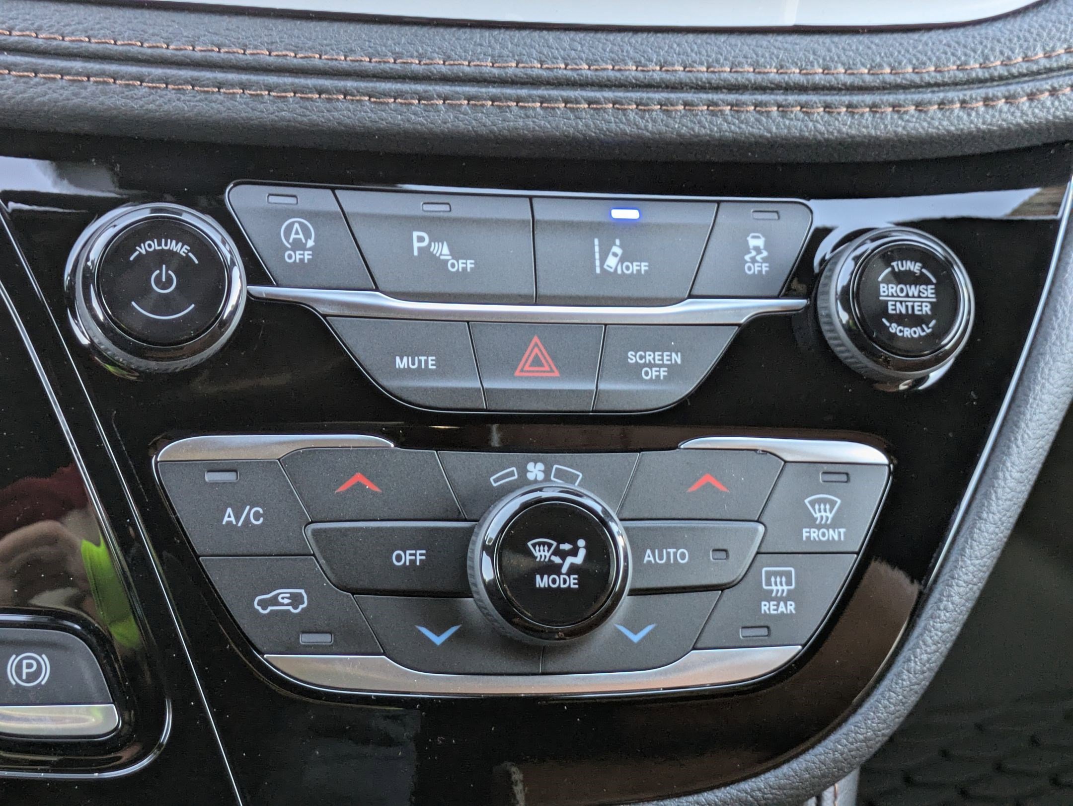 New 2026 Chrysler Pacifica Pinnacle image 15