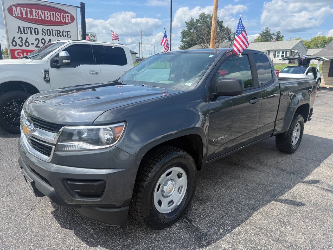 Used 2017 Chevrolet Colorado W/T w/ WT Convenience Package AWD/4WD image 2