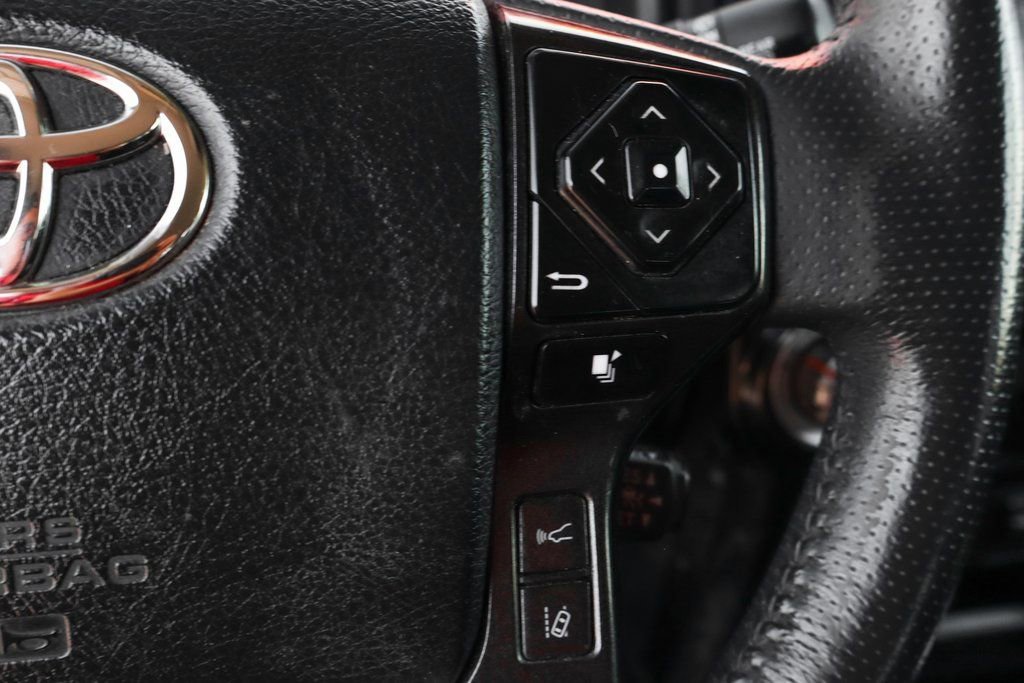 Used 2022 Toyota 4Runner TRD Off-Road Premium image 26
