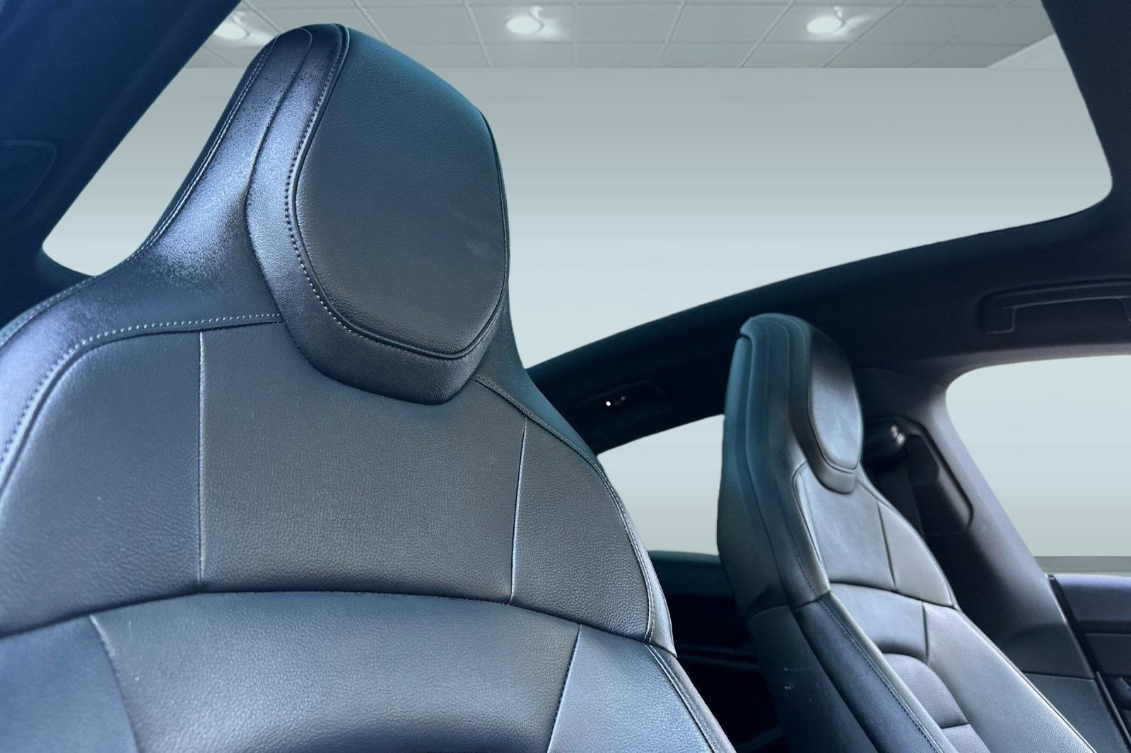 Used 2022 Porsche Taycan 4S image 27