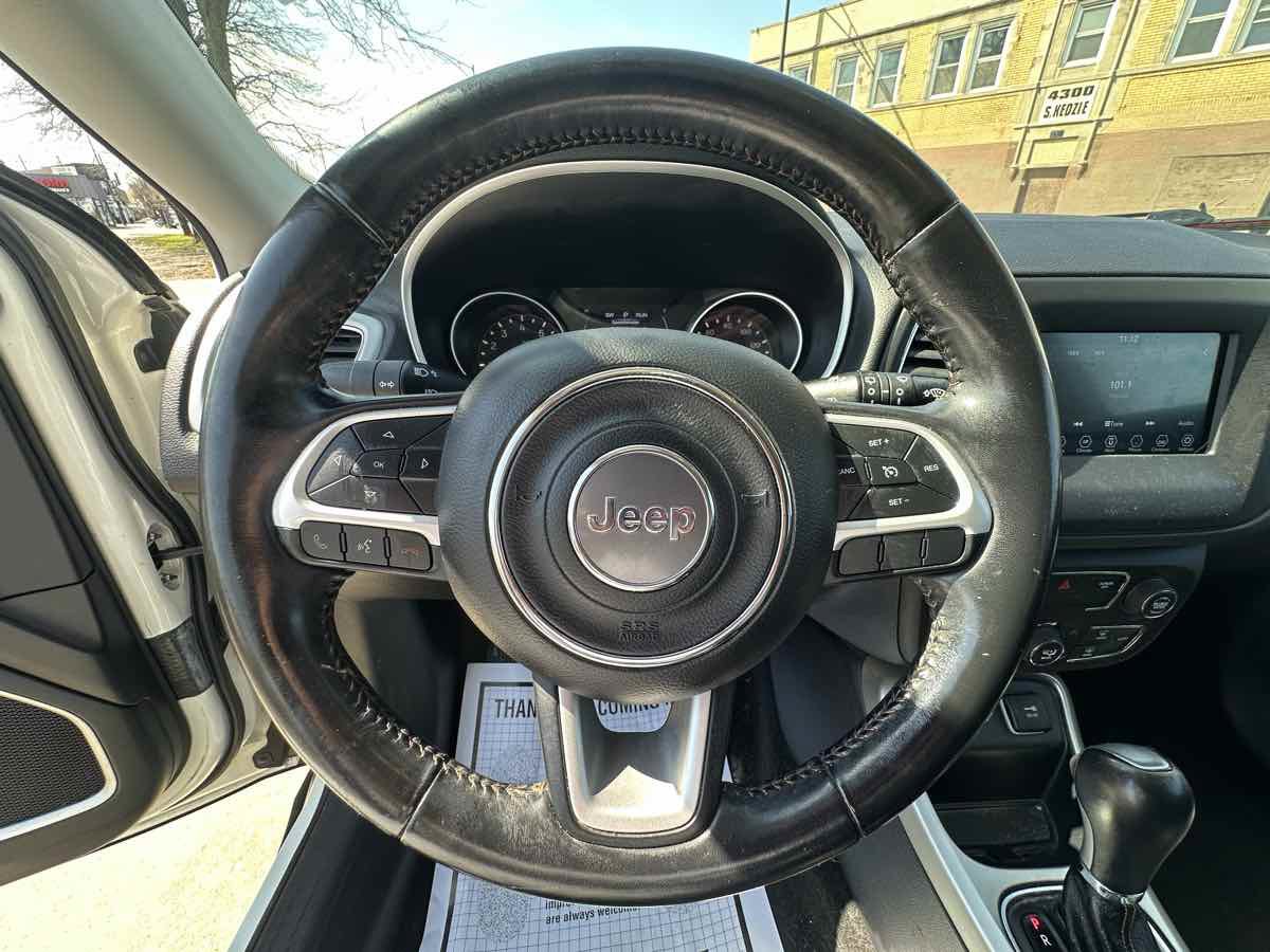 Used 2019 Jeep Compass Latitude image 13
