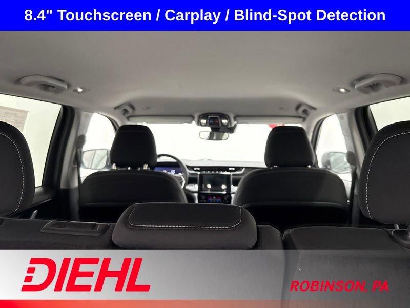 Used 2023 Jeep Grand Cherokee Laredo AWD/4WD image 10