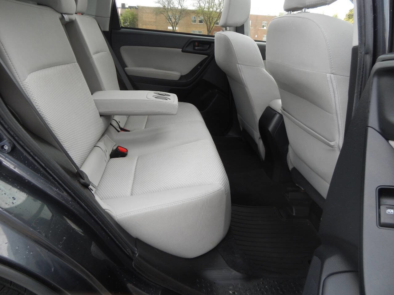 Used 2015 Subaru Forester 2.5i Premium w/ All-Weather Package AWD/4WD image 33