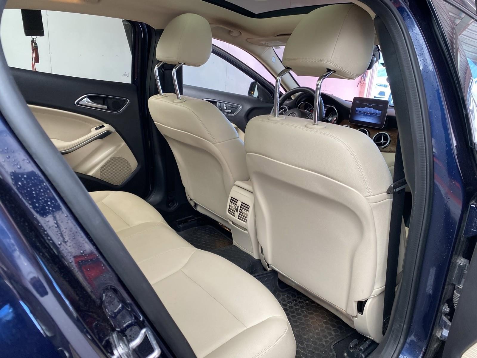 Used 2018 Mercedes-Benz GLA 250 4MATIC image 11