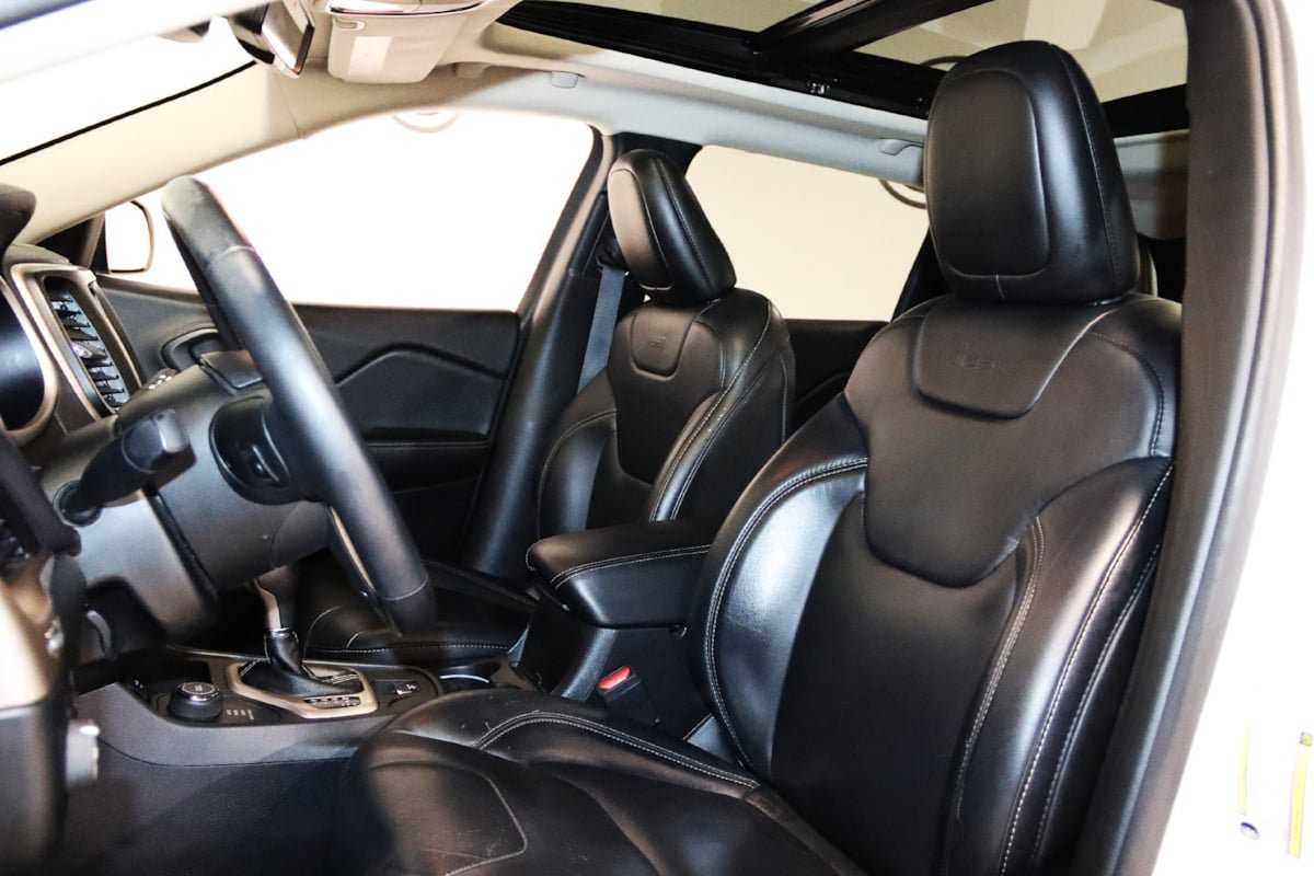 Used 2017 Jeep Cherokee High Altitude AWD/4WD image 32