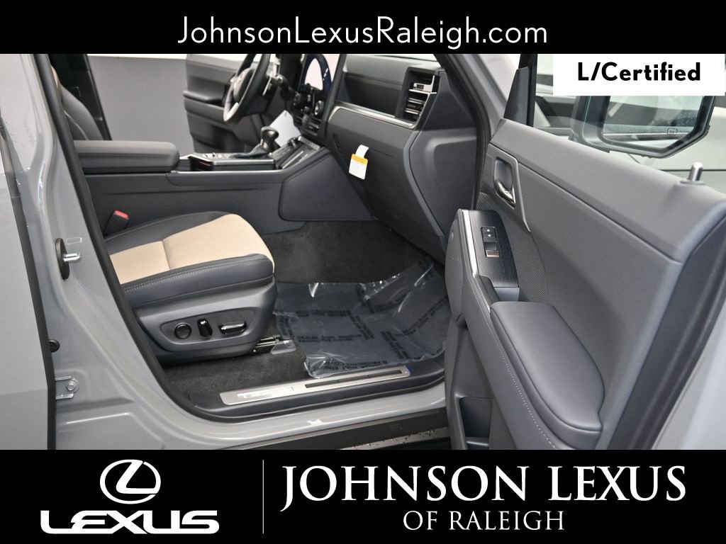 Certified 2025 Lexus GX 550 AWD/4WD image 13