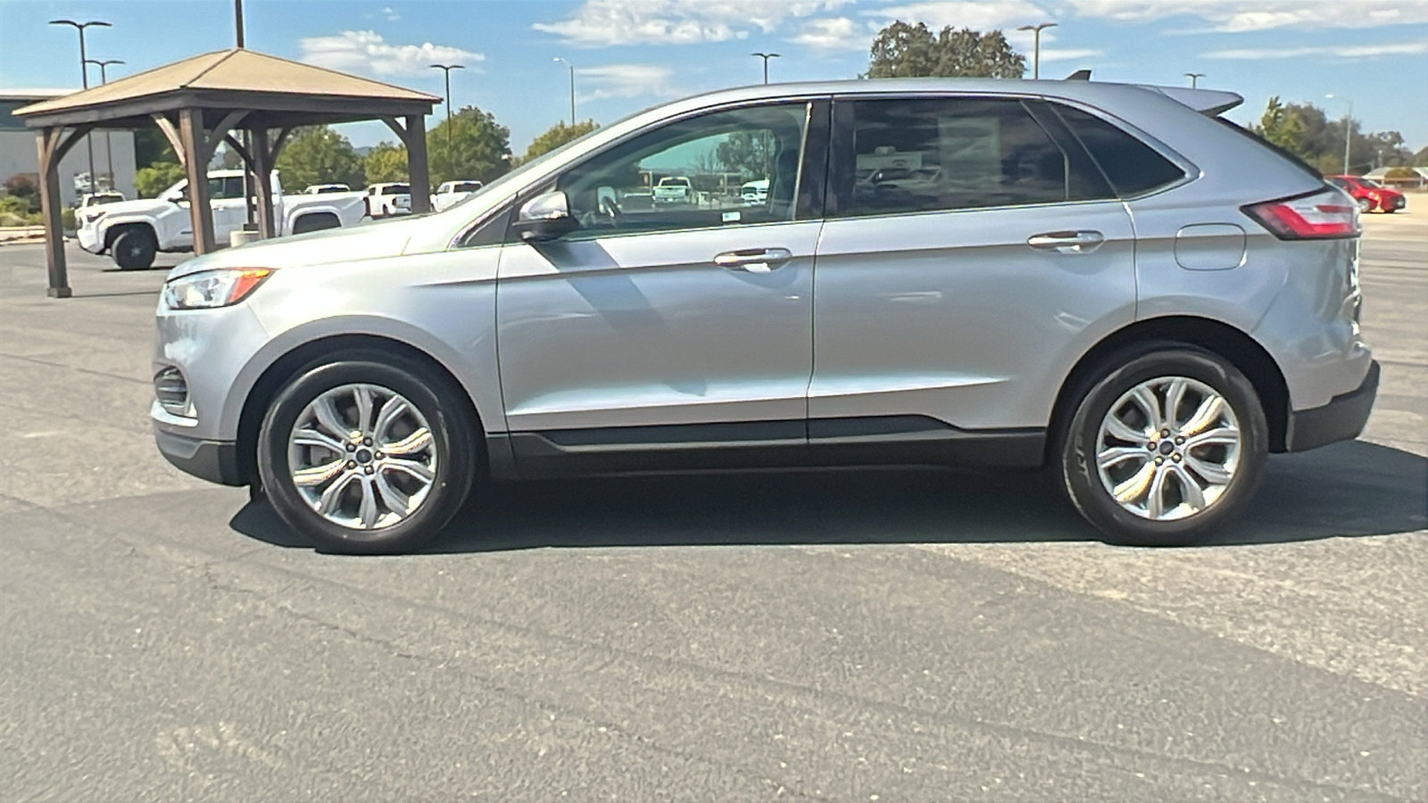 Used 2022 Ford Edge Titanium image 6