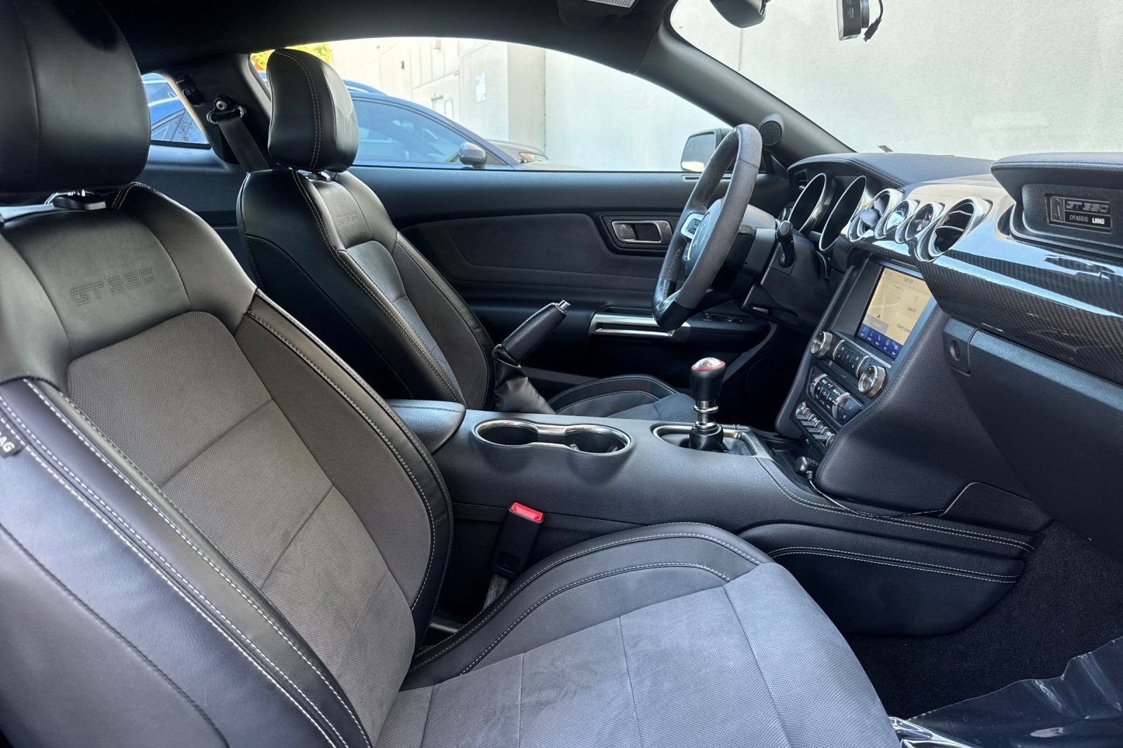 Used 2020 Ford Mustang Shelby GT350 w/ Technology Package RWD image 15