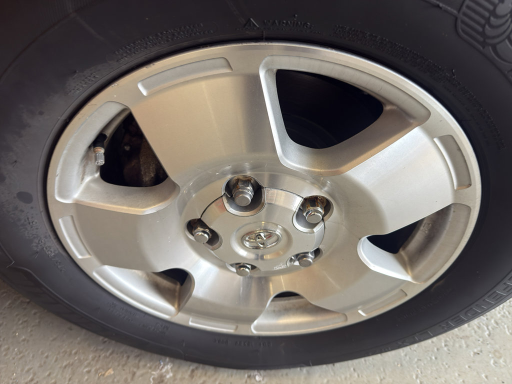 Used 2013 Toyota Tundra 4x4 CrewMax image 35