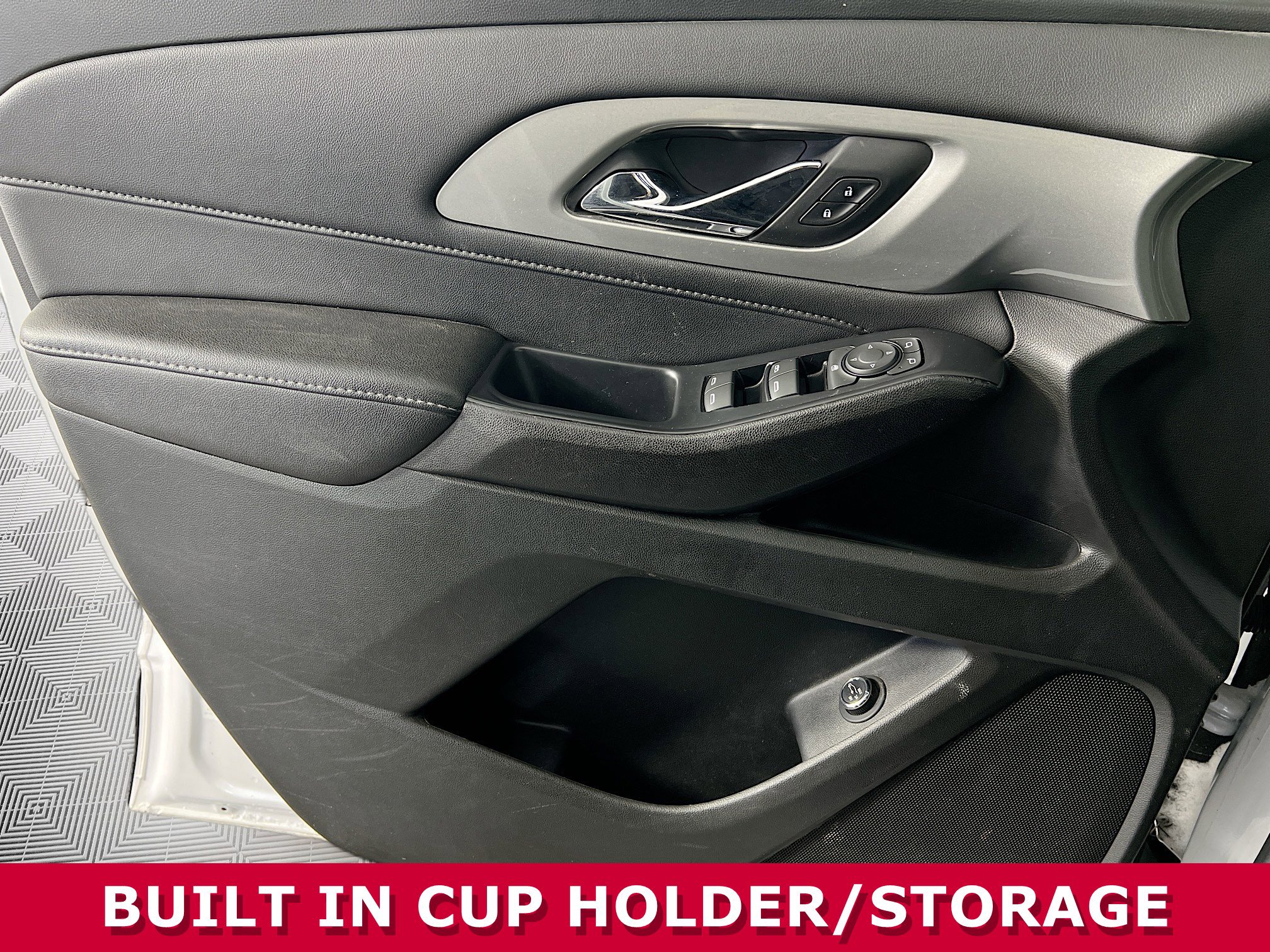 Used 2022 Chevrolet Traverse LT image 19