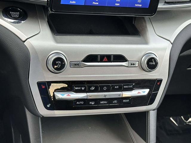 Used 2022 Ford Explorer XLT w/ Equipment Group 202A image 19
