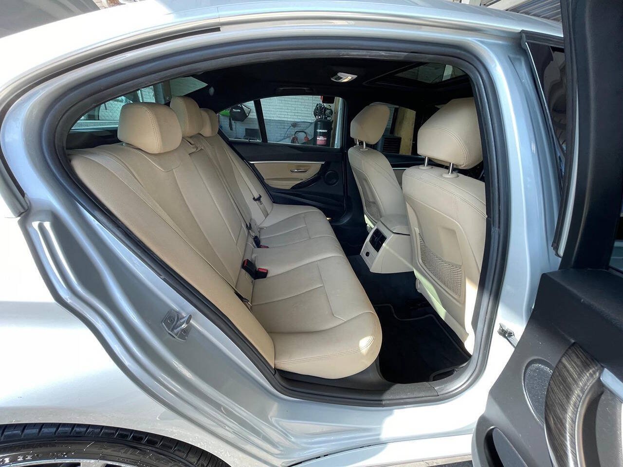 Used 2018 BMW 330i xDrive Sedan AWD/4WD image 15