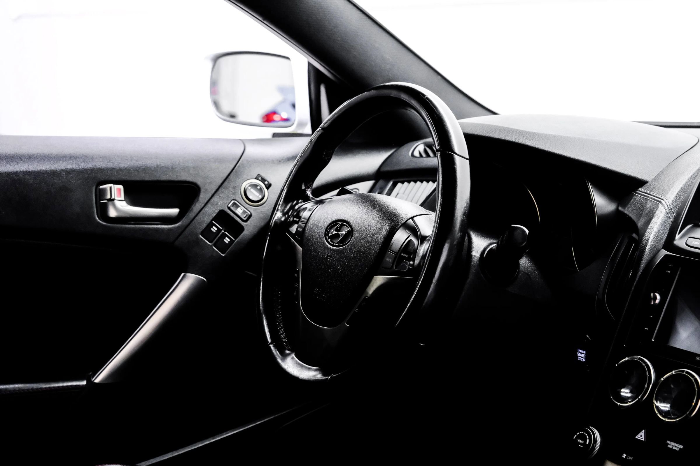 Used 2016 Hyundai Genesis Coupe 3.8 image 17