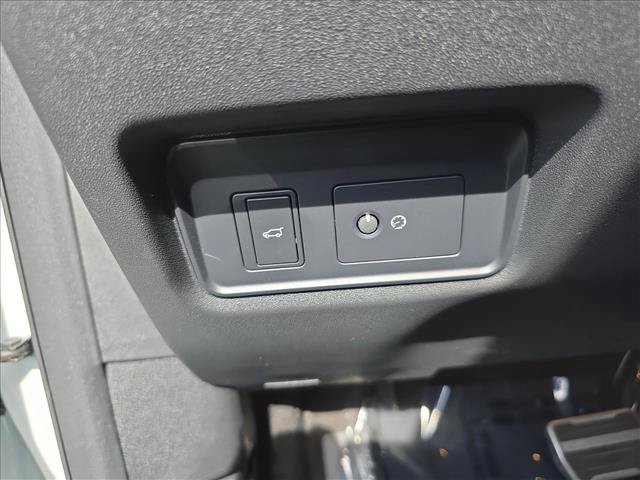 Certified 2024 Jaguar E-PACE R-Dynamic SE AWD/4WD image 26