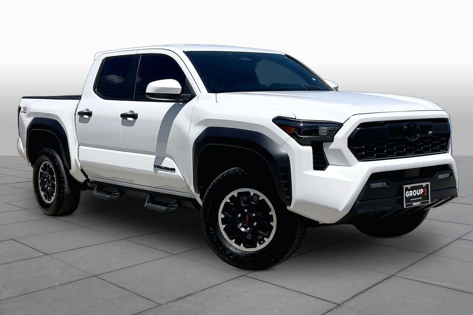 Used 2025 Toyota Tacoma TRD Off-Road AWD/4WD image 3