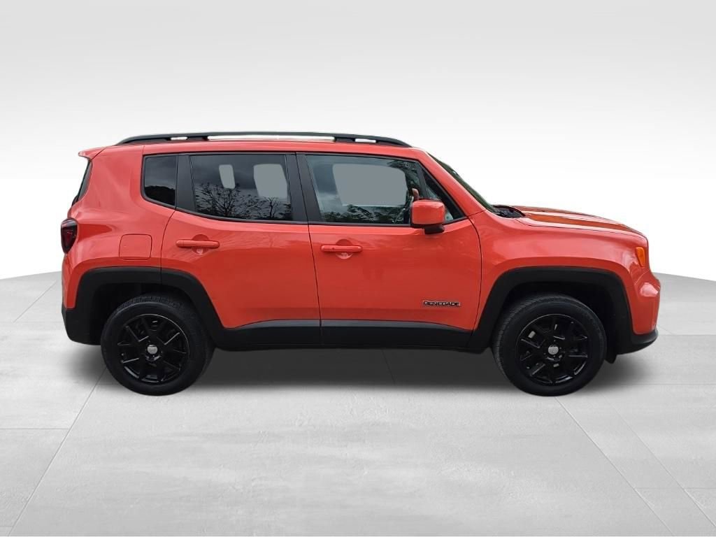 Used 2021 Jeep Renegade Latitude w/ Luxury Group I AWD/4WD image 4