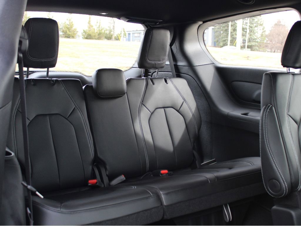 New 2026 Chrysler Pacifica Select image 28