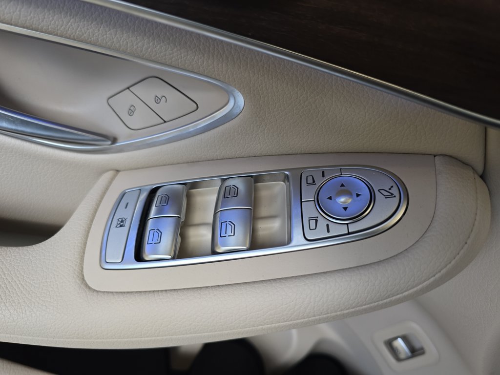 Used 2021 Mercedes-Benz GLC 300 4MATIC Coupe image 30