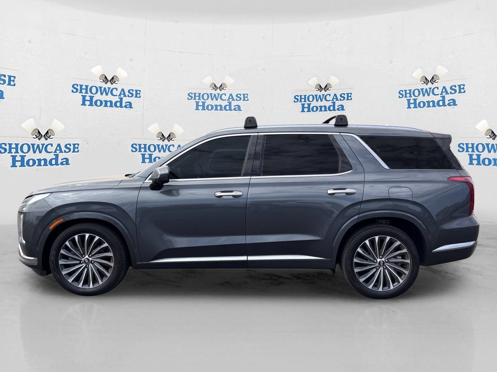 Used 2023 Hyundai Palisade Calligraphy w/ Cargo Package FWD image 4