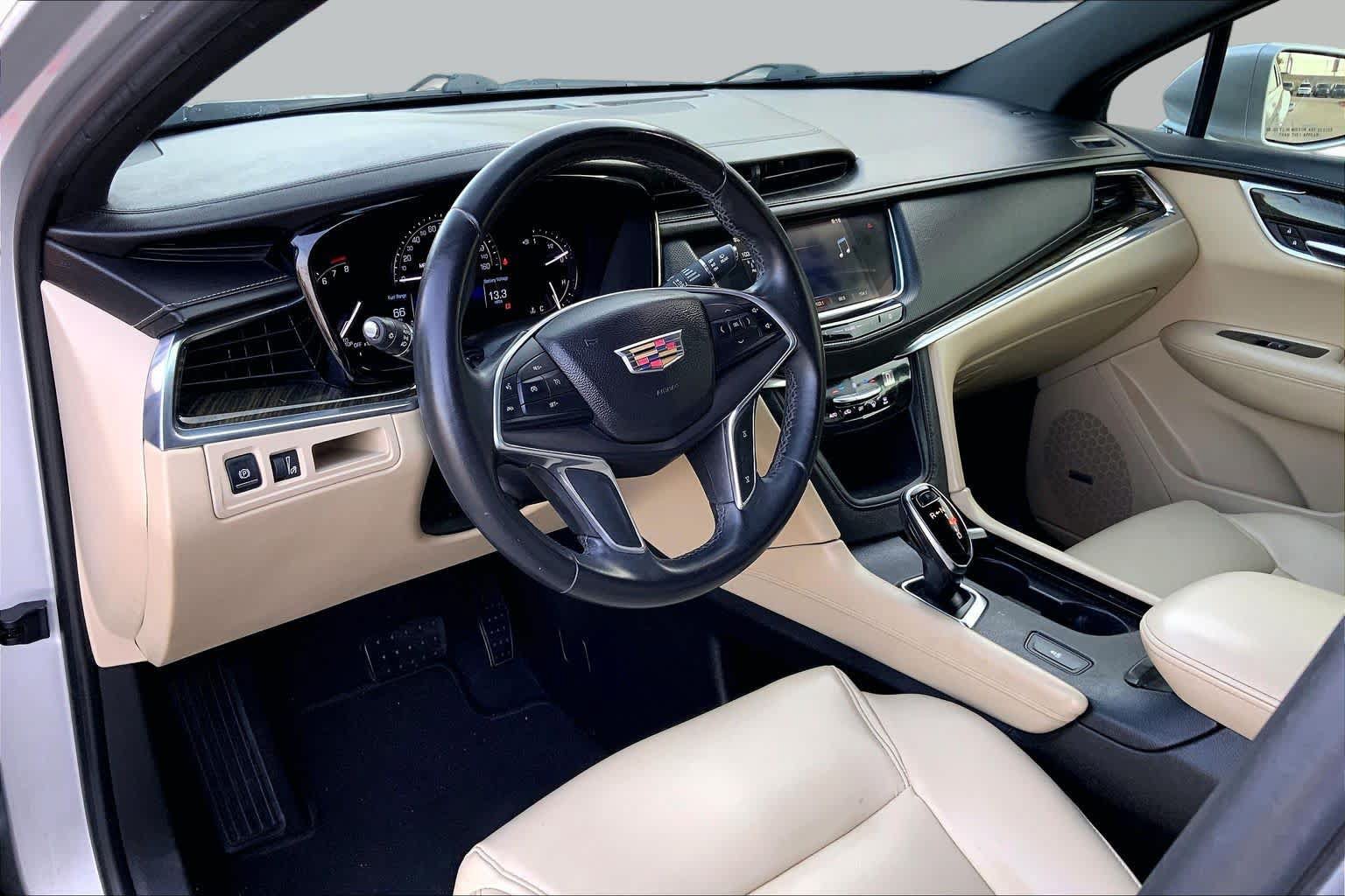 Used 2017 Cadillac XT5 FWD image 18