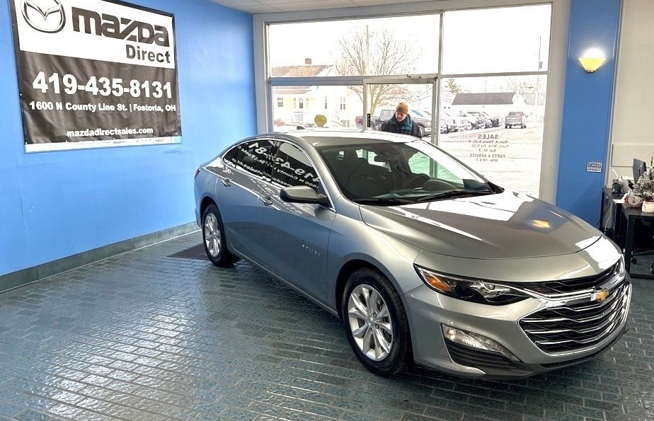 Used 2025 Chevrolet Malibu LT image 1