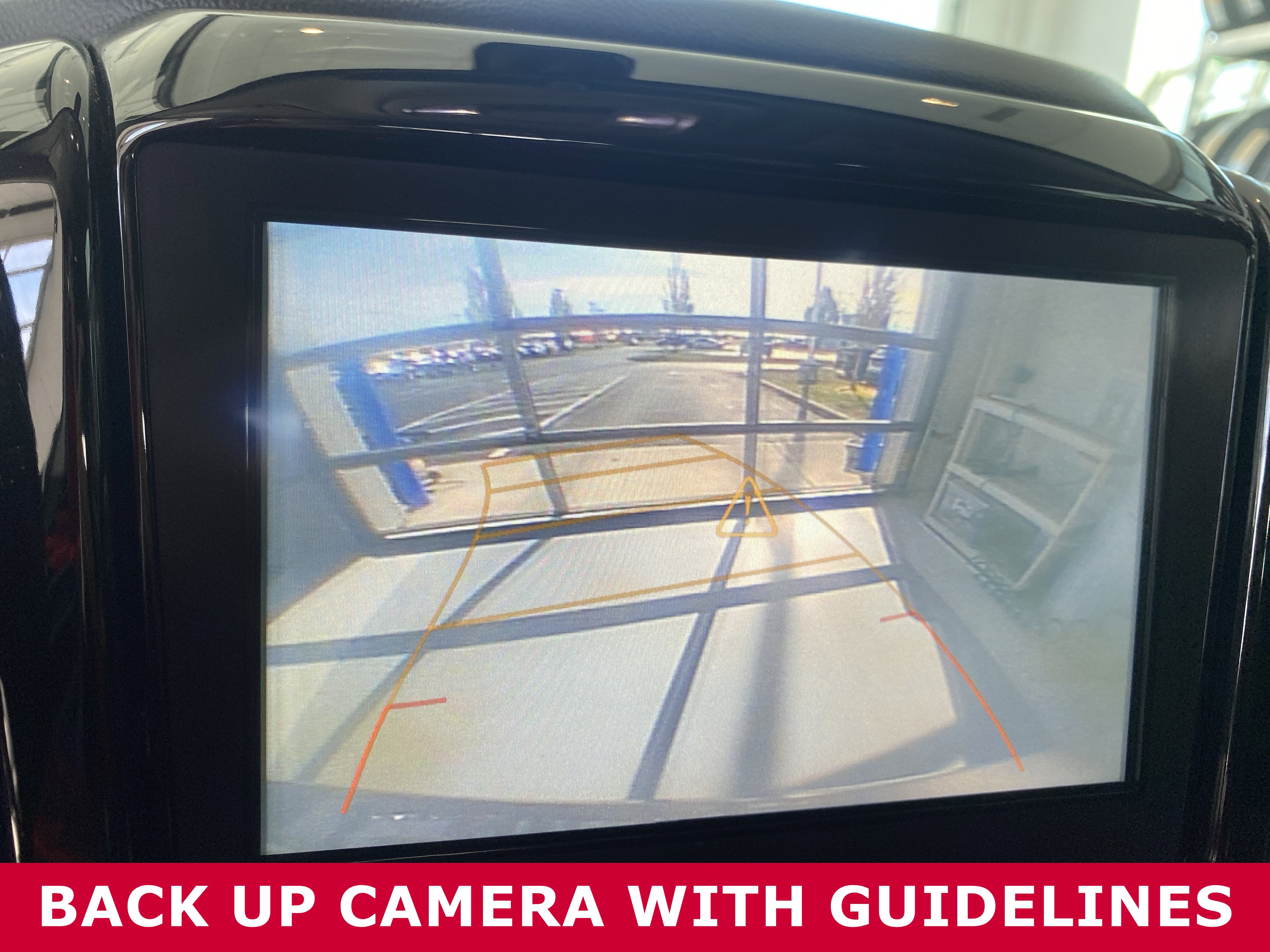 Used 2018 Chevrolet Traverse LT image 18