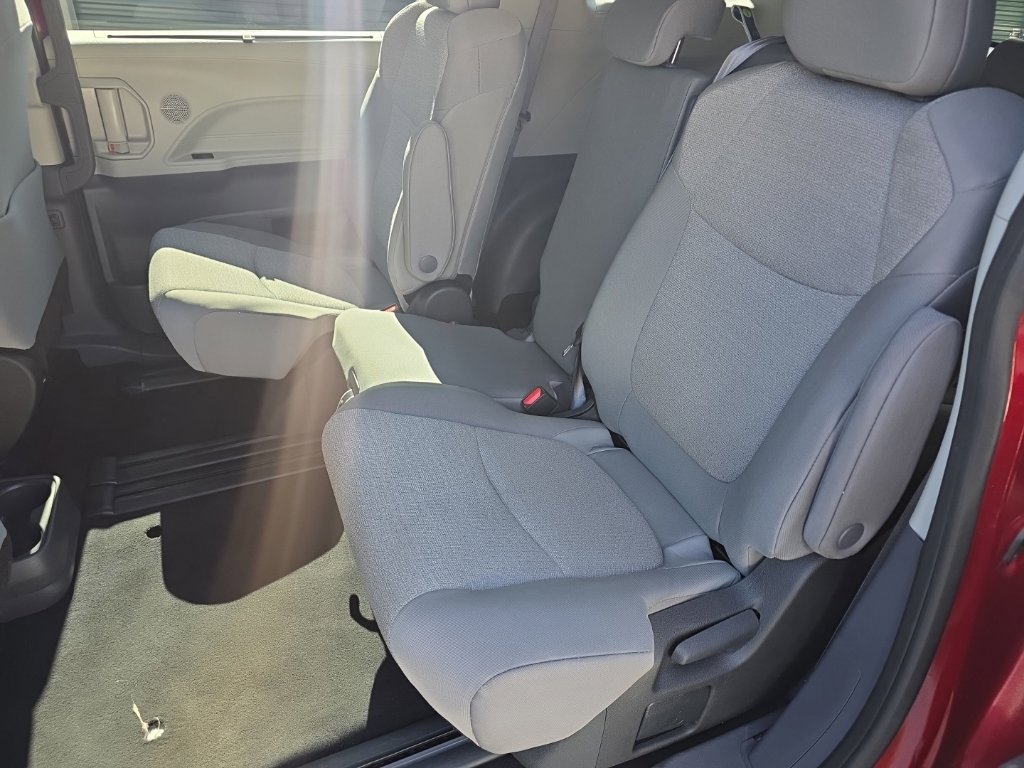Certified 2024 Toyota Sienna LE AWD/4WD image 13
