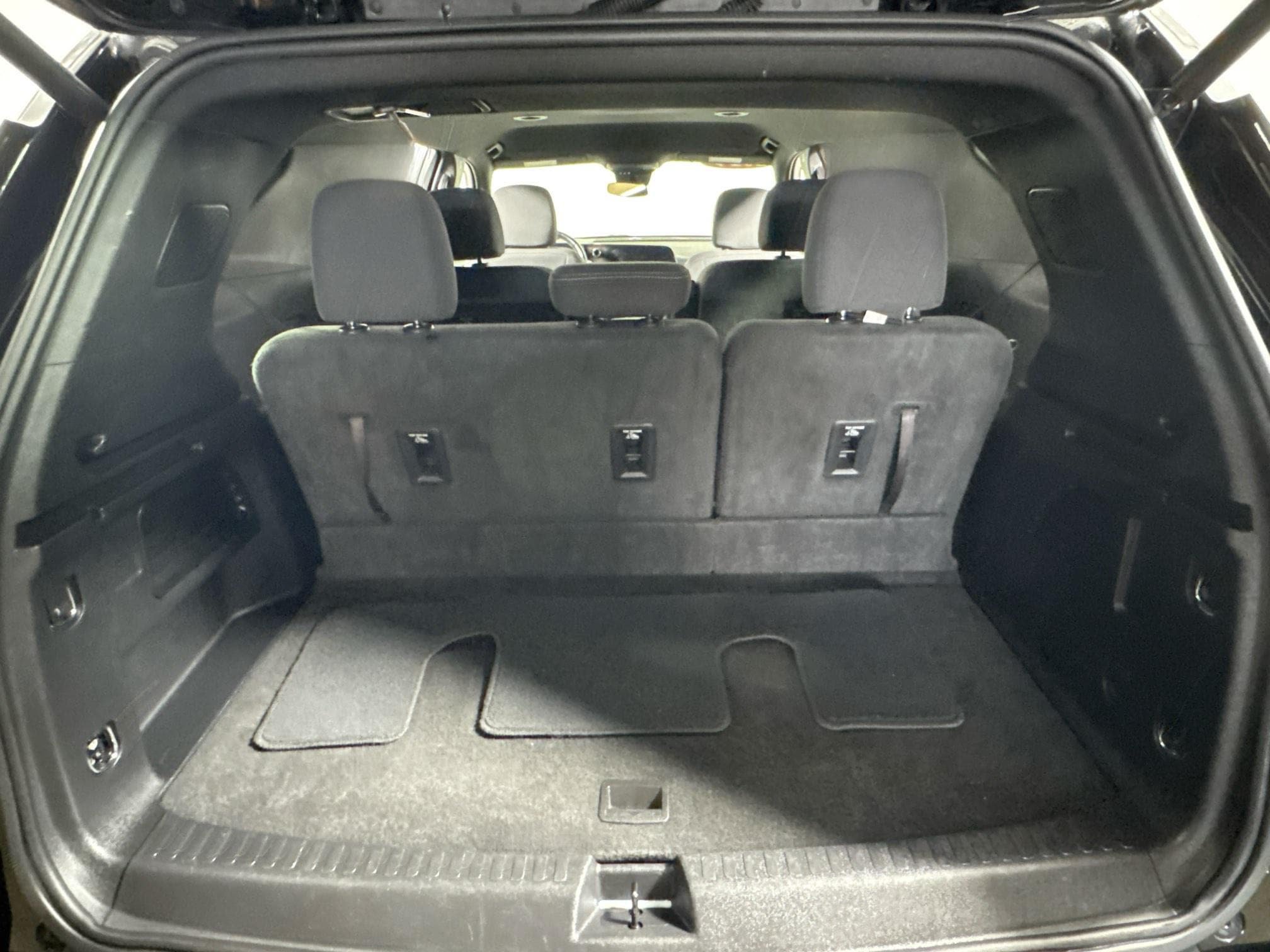 Used 2024 Chevrolet Traverse LT AWD/4WD image 24