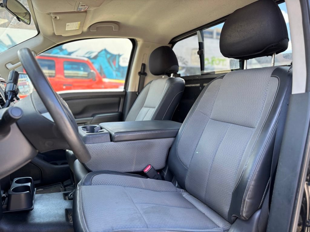 Used 2017 Nissan Titan S AWD/4WD image 10