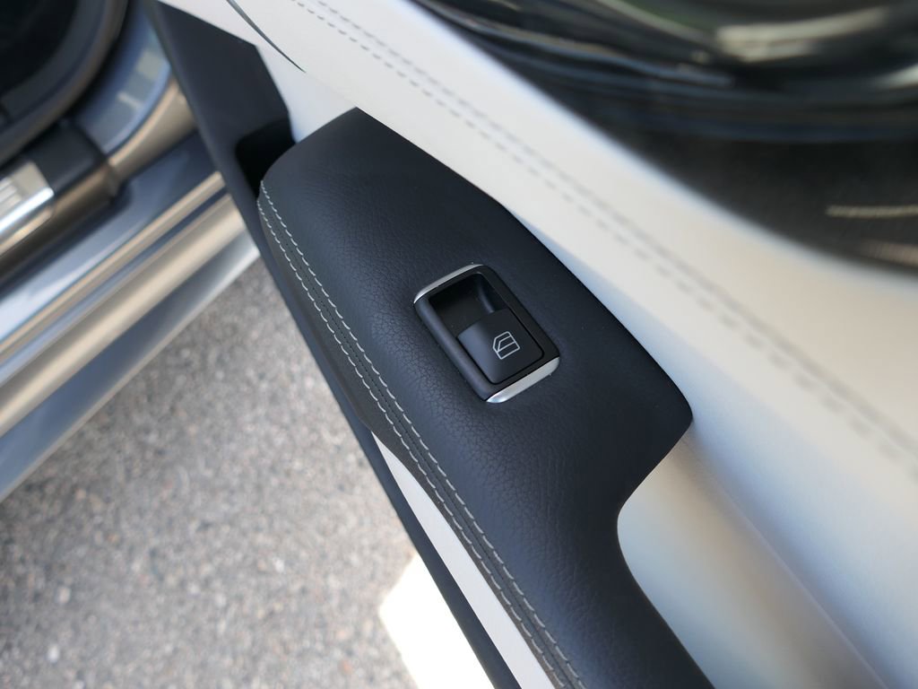 Used 2019 Mercedes-Benz SL 550 image 25