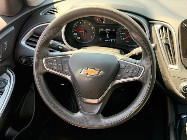Used 2025 Chevrolet Malibu LT FWD image 16