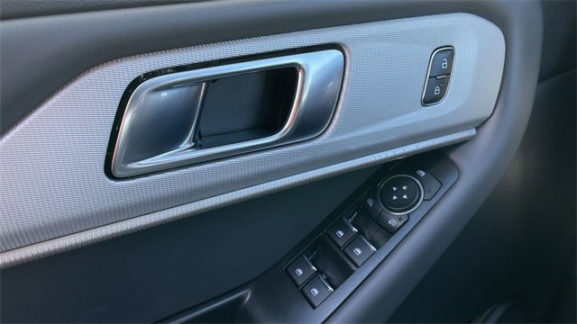 Used 2025 Ford Explorer Active image 13