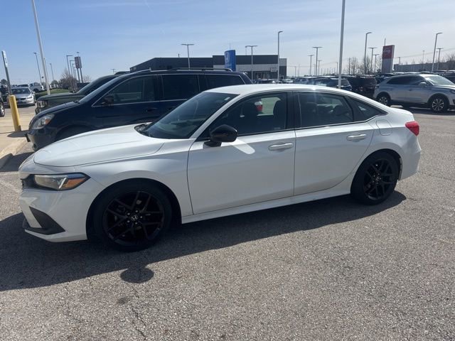 Used 2023 Honda Civic Sport image 2