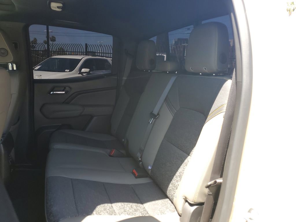 Used 2024 Chevrolet Colorado ZR2 w/ Technology Package AWD/4WD image 14
