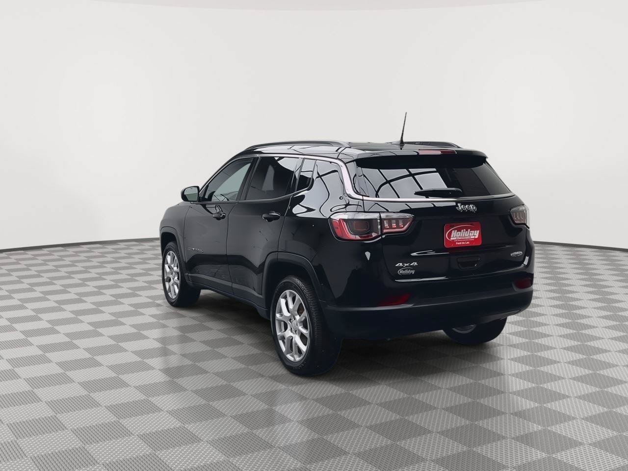 Used 2023 Jeep Compass Latitude AWD/4WD image 35