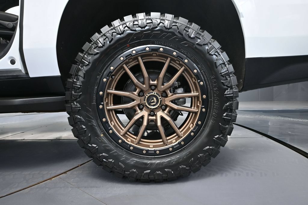 Used 2021 Chevrolet Suburban High Country AWD/4WD image 16