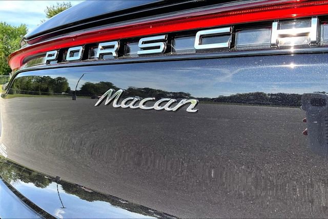 Used 2026 Porsche Macan AWD/4WD image 23