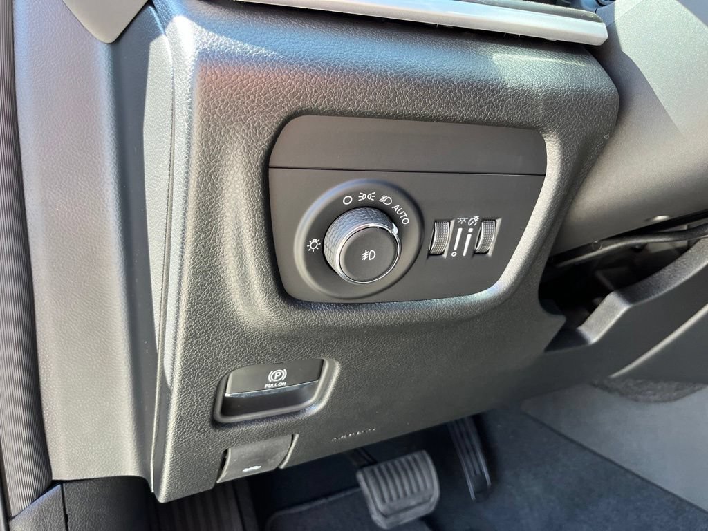 New 2027 Jeep Grand Cherokee L Limited w/ Limited Altitude Package AWD/4WD image 7