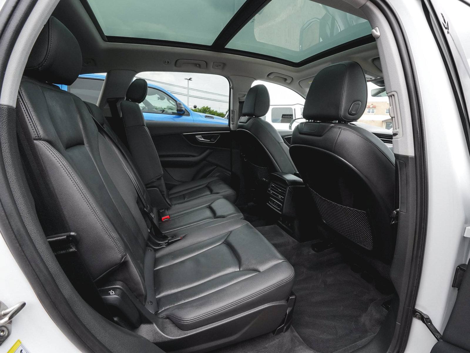 Used 2023 Audi Q7 3.0T Premium w/ Convenience Package AWD/4WD image 39