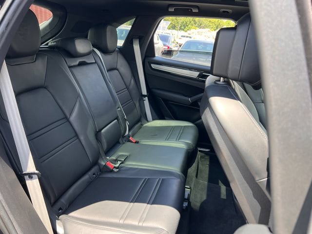 Used 2022 Porsche Cayenne Platinum Edition AWD/4WD image 30