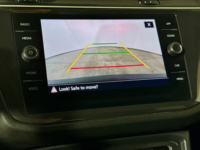 Used 2021 Volkswagen Tiguan SE image 12