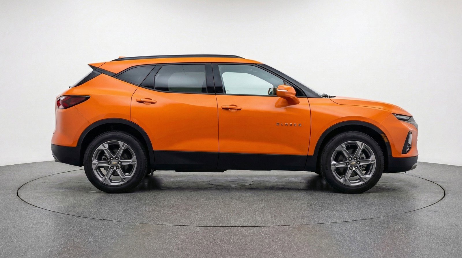 Used 2025 Chevrolet Blazer LT FWD image 9