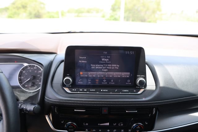 Used 2022 Nissan Rogue SV w/ SV Premium Package FWD image 18