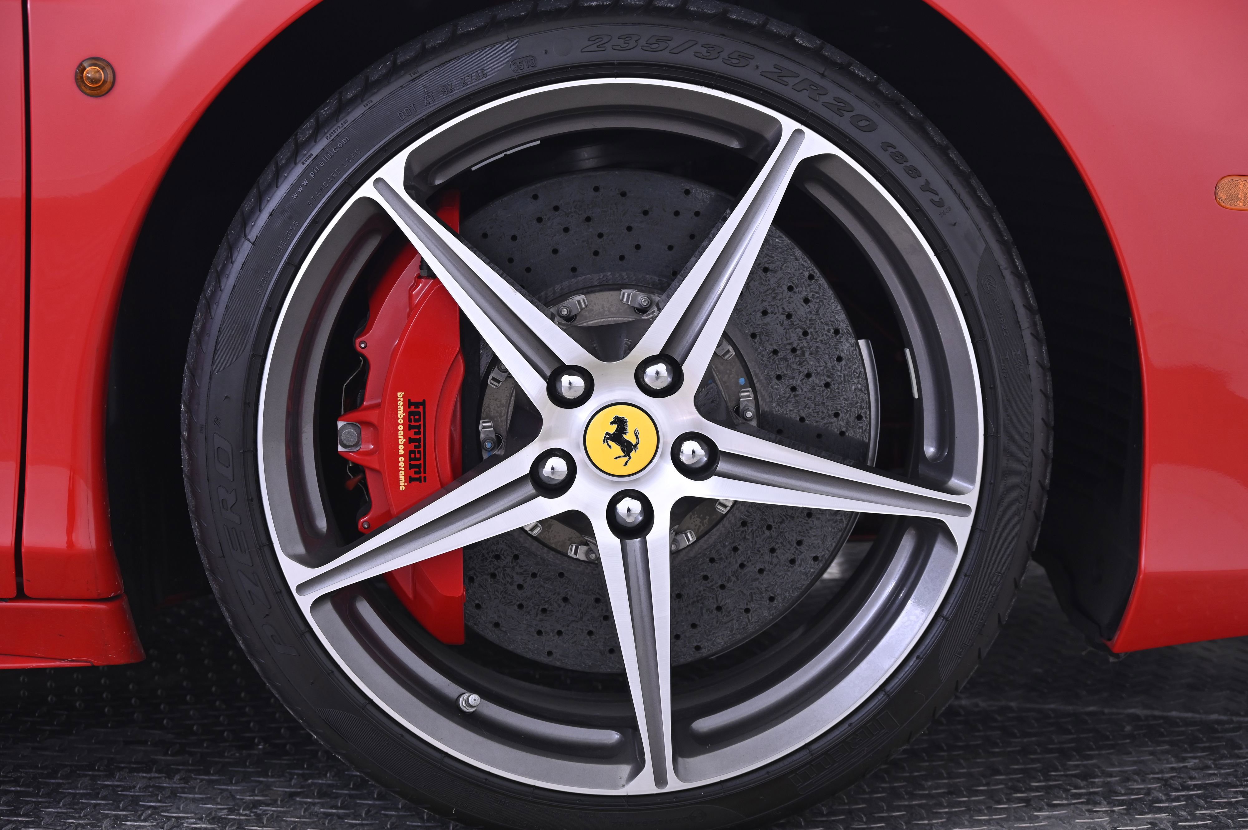 Used 2013 Ferrari 458 Spider image 18