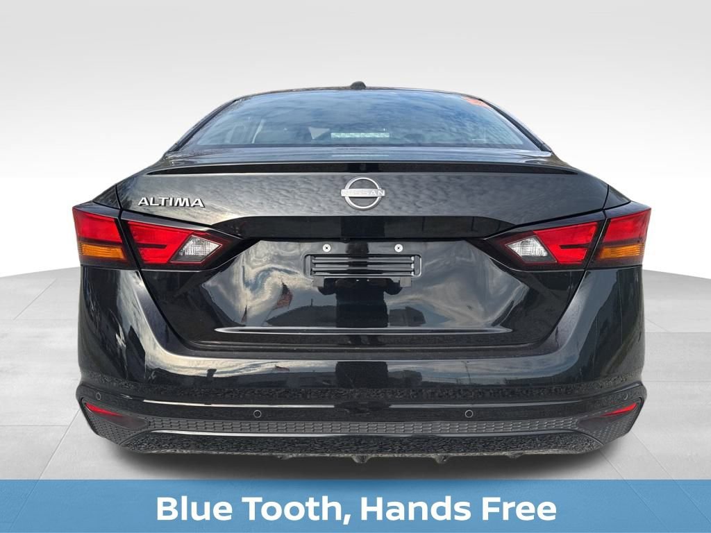 Used 2025 Nissan Altima 2.5 SV image 10