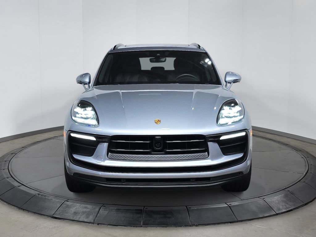 Certified 2026 Porsche Macan AWD/4WD image 10