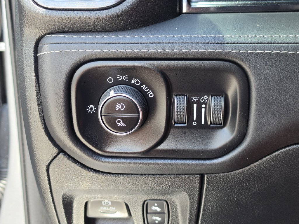 Used 2025 RAM 1500 Limited w/ Trailer Tow Group AWD/4WD image 28